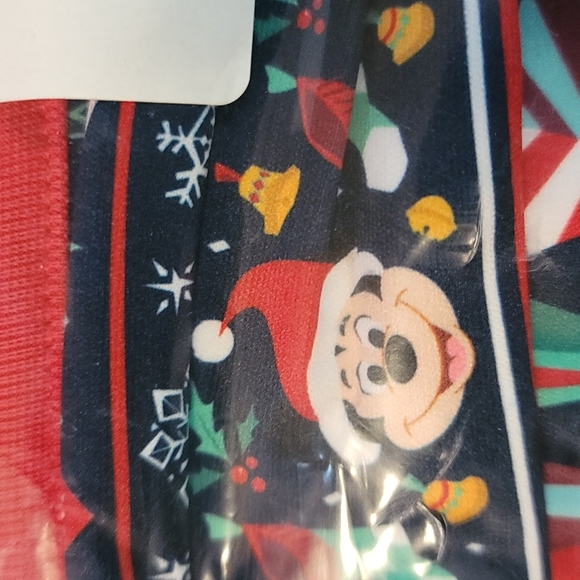 Disney Reusable Face Mask 😷, Christmas Mickey Mouse, this is a set of 5 - Picture 4 of 5